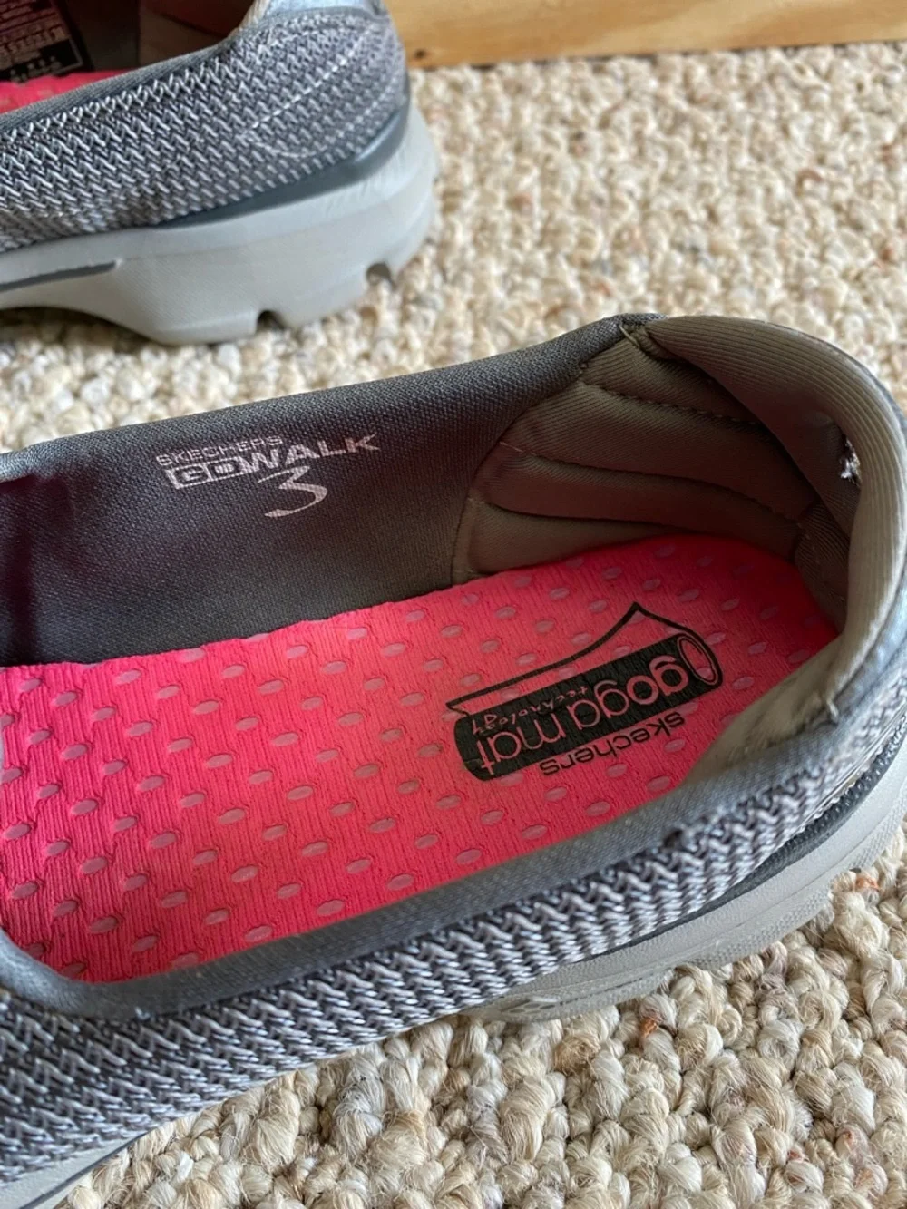 Skechers Go Walk 3 Slip-On Walking Sneakers in Gray with Pink Insole 8.5 - Picture 4 of 14